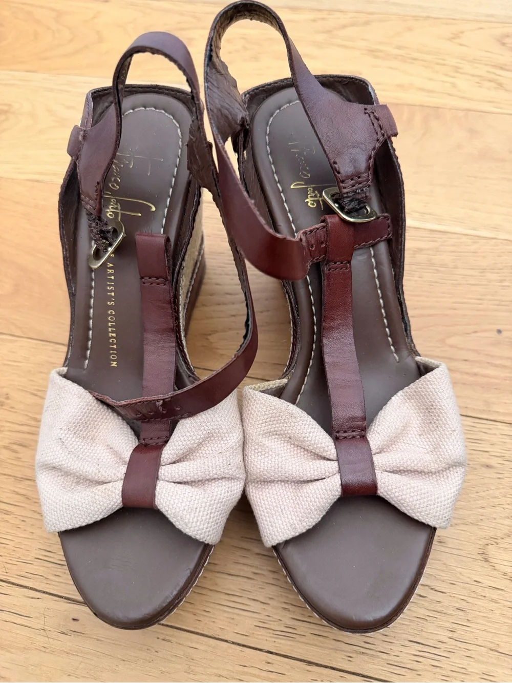 Franco Sarto Women's Brown Leather T-Strap Sandals with Cream Bow 🤎 Size: 6.5